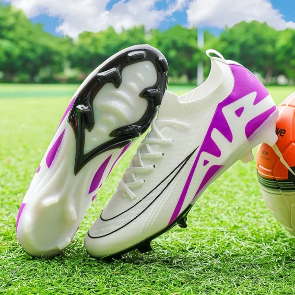 2025 Hot Selling Professional Football Shoes Social Grass Training Five-a-Side Football Boots Anti Slip Ultra Light Sports Shoes